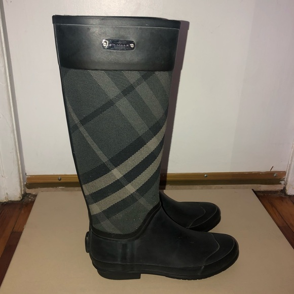 burberry clemence rain boots